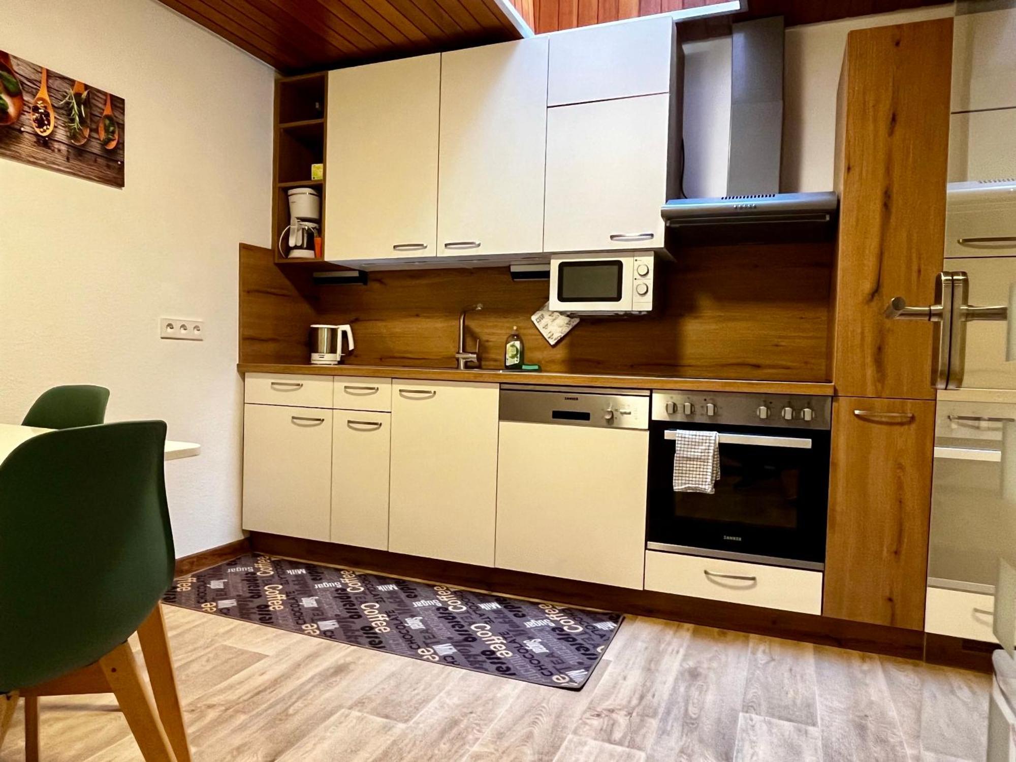 Business-Apartment Braun Abstatt Zimmer foto